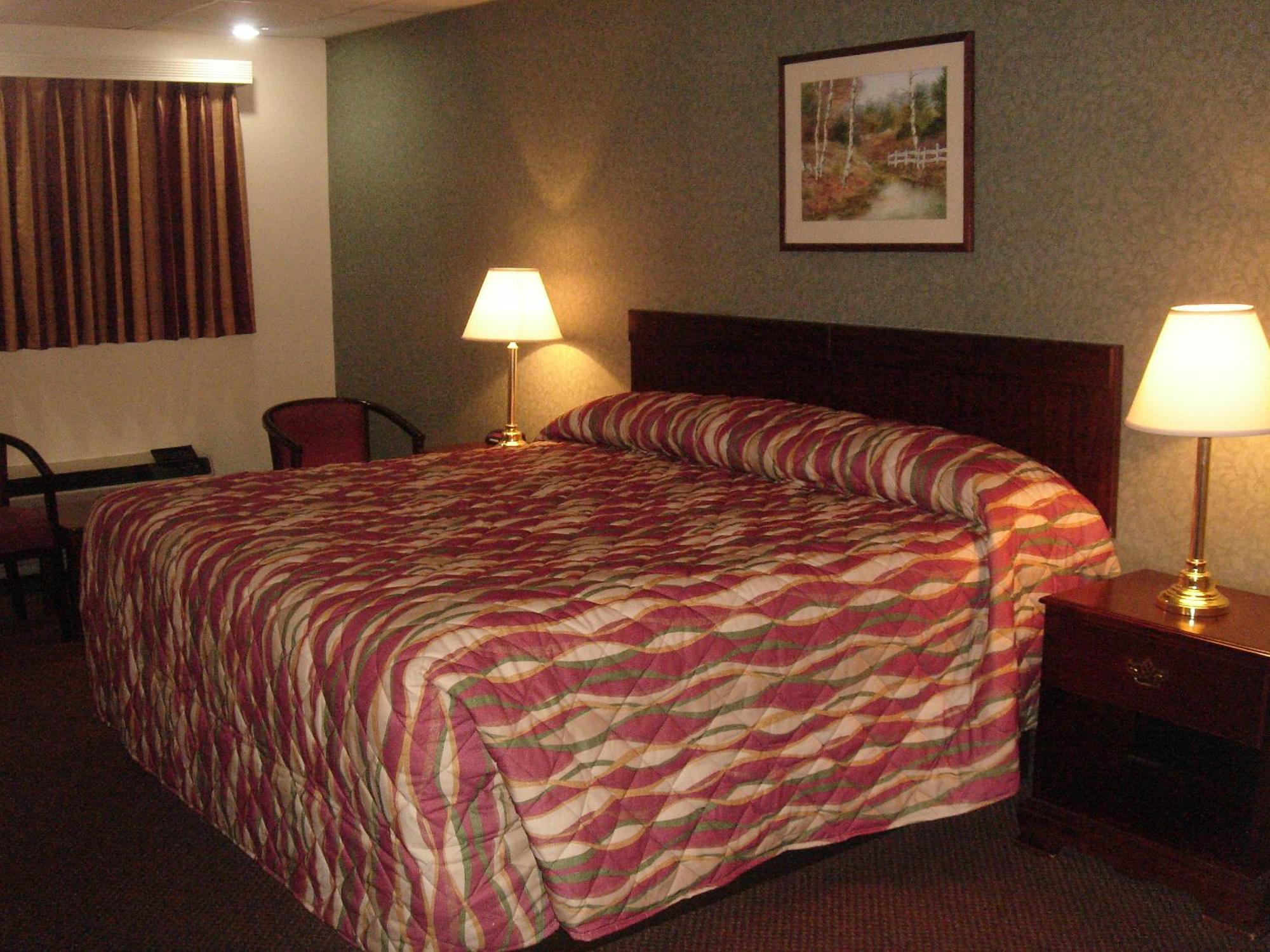 German Village Inn Motel Кълъмбъс Екстериор снимка