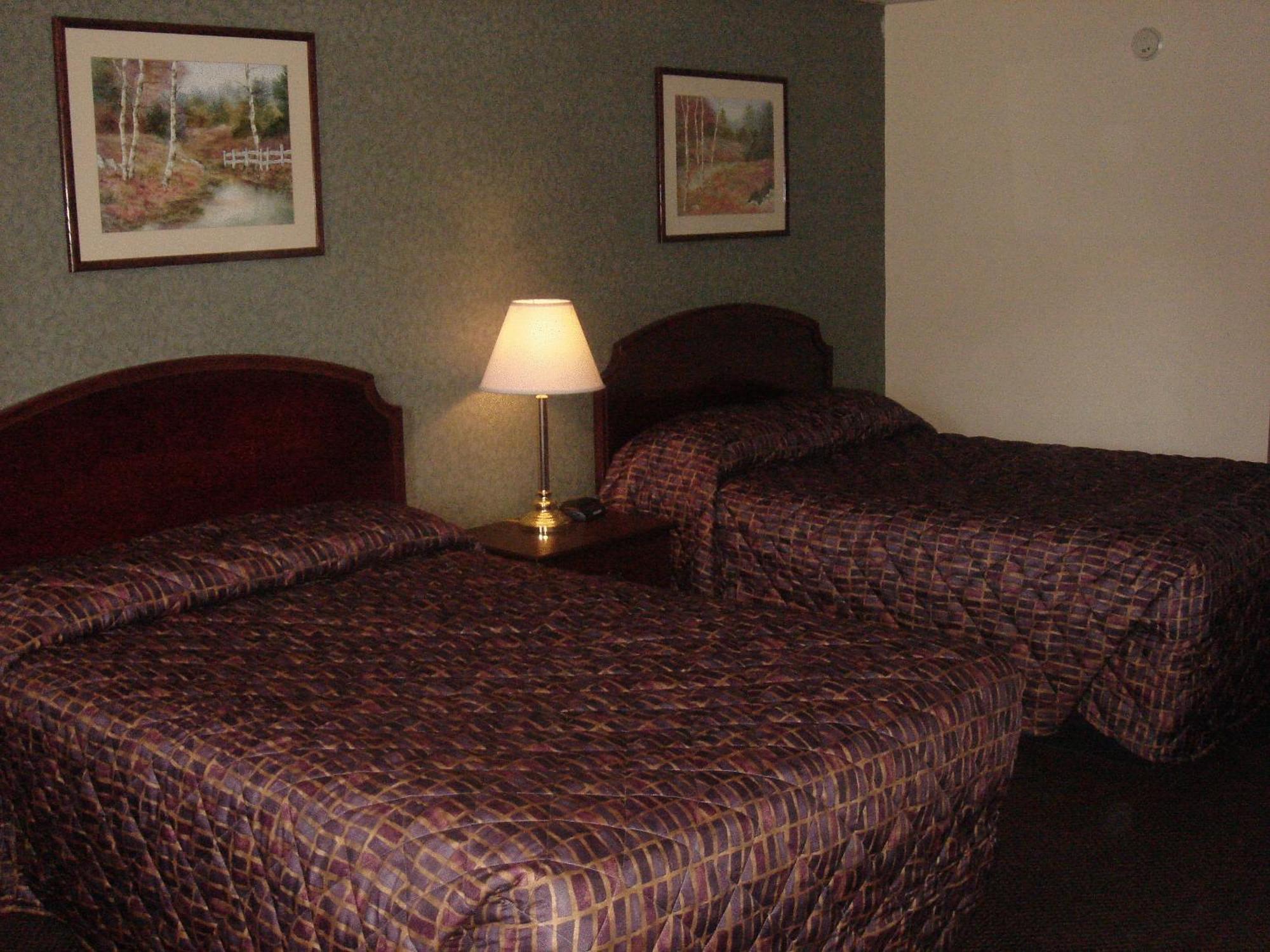 German Village Inn Motel Кълъмбъс Стая снимка