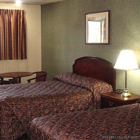 German Village Inn Motel Кълъмбъс Екстериор снимка
