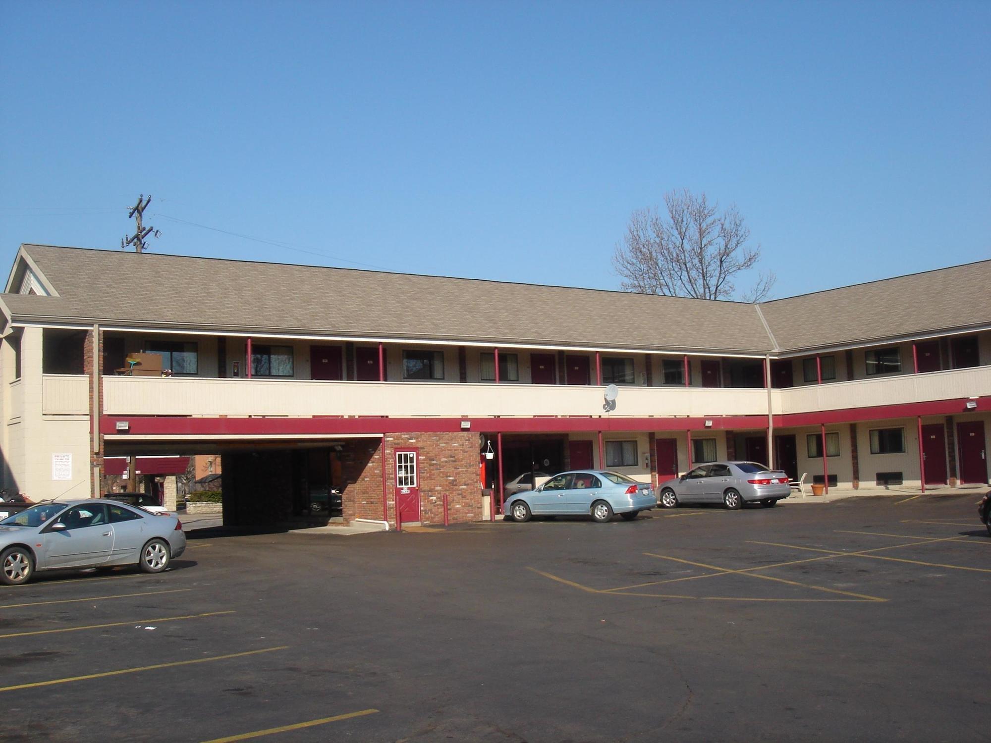 German Village Inn Motel Кълъмбъс Екстериор снимка