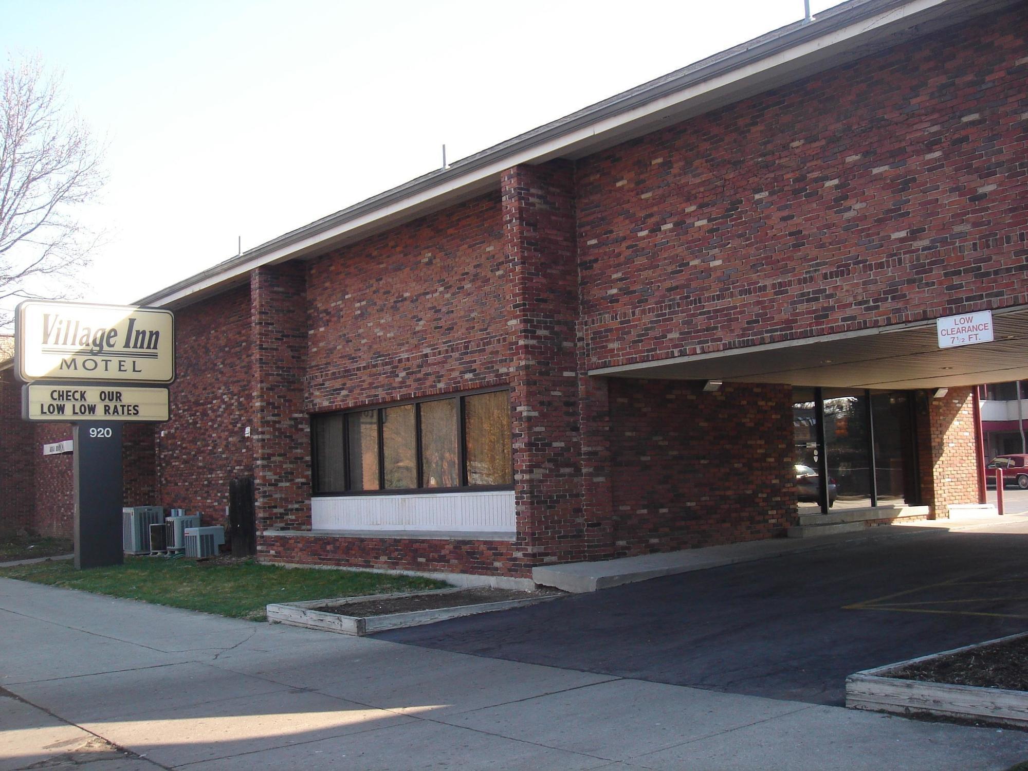 German Village Inn Motel Кълъмбъс Екстериор снимка