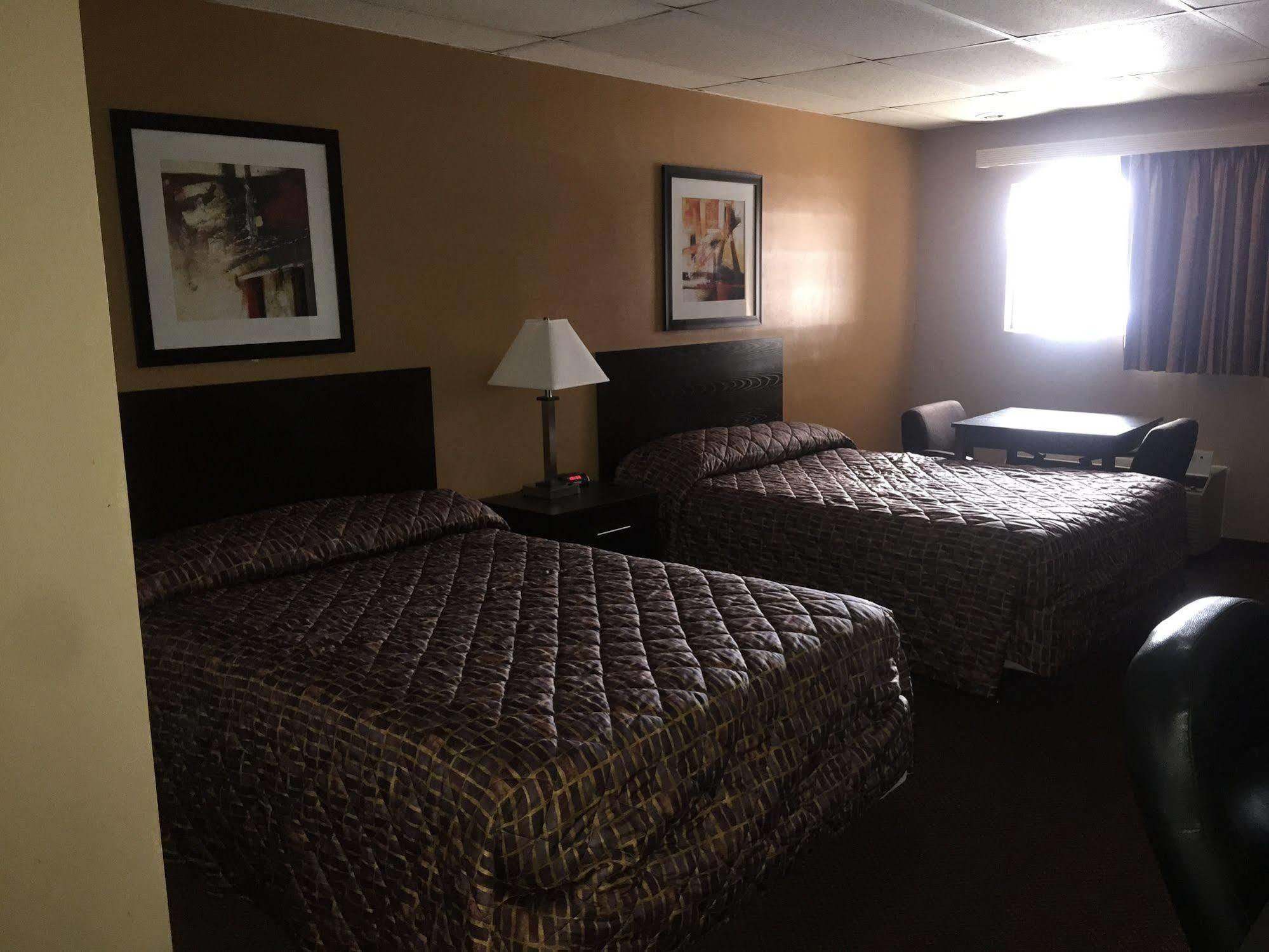 German Village Inn Motel Кълъмбъс Екстериор снимка